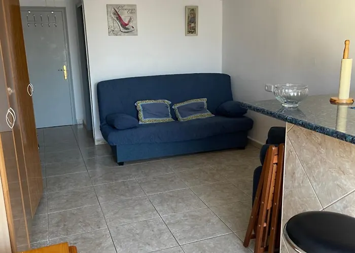 Studio Dans Un Endroit Calme Et Discret D Empuria